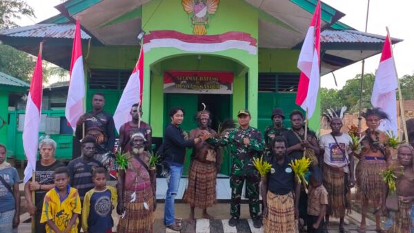 Pawai Bendera Merah Putih Dan Pernyataan Sikap Kepala Suku Kanum Tolak KST Di Perbatasan Papua