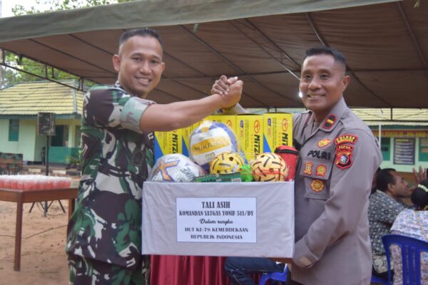 Jelang Purna Tugas, Satgas 511 Berikan Tali Asih Dalam Rangka Sukseskan Perayaan HUT RI Ke-78 Di Perbatasan RI-PNG