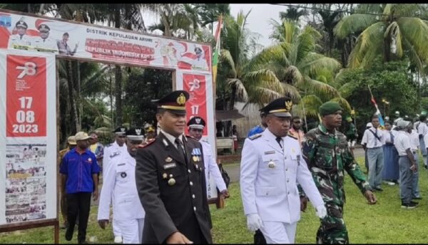 Di Kepulauan Aruri, Selesai Upacara Bendera HUT RI Ke-78, Kadistrik Gelar Lomba Makan Ikan Sebanyak 1 Ton