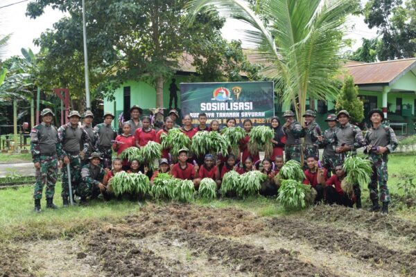 Satgas Yonif 122/TS Berikan Edukasi di Bidang Pertanian Kepada siswa SMPN 5 Arso Papua