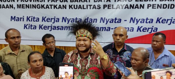 Raih Suara Terbanyak Paul Finsen Mayor Gelar Ibadah Syukuran Bersama Ribuan Masyarakat