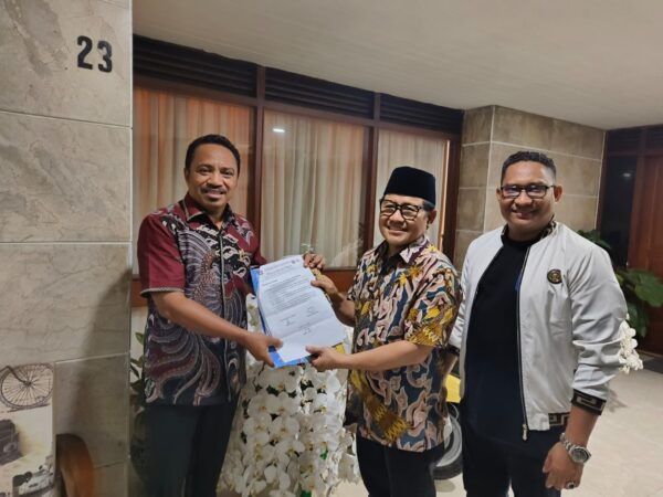 DPRD Kota Sorong Antar Surat Penolakan RUU Penyiaran dari Solidaritas Jurnalis Papua Barat Daya Langsung ke Wakil Ketua DPR RI dan Wakil Ketua MPR RI