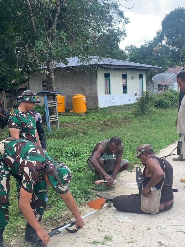 Sambut HUT RI, Satgas Yonif 642/Kps Karya Bhakti Bersama Masyarakat Distrik Aroba