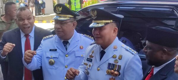 PJ Wali Kota Sorong Bernhard Rondonuwu dan PJ Bupati Kabupaten Maybrat Vincente Baay Dilantik PJ Gubernur