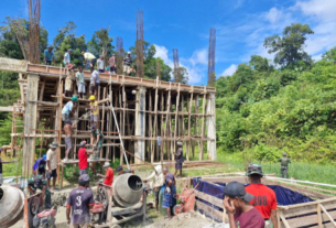 Masyarakat Distrik Aifat Apresiasi Satgas Yonif 762/VYS Bantu Pengecoran GKI Sion Kumurkek