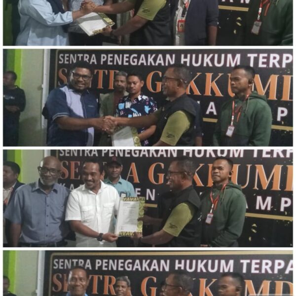 Empat Paslon Bupati dan Wakil Bupati Resmi Melapor Sekda Raja Ampat ke Bawaslu