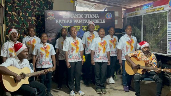 Siswa-Siswi SMA Papua Ikuti Lomba Vocal Grup Bersama Satgas Mobile Yonif 323