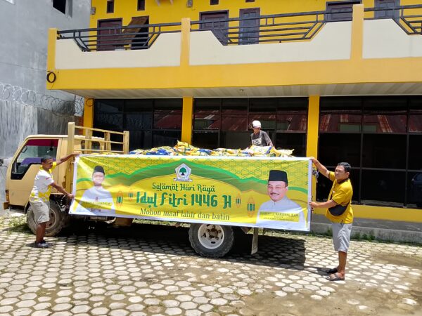 Menjelang Hari Raya Idul Fitri RJK Bagikan Ribuan Paket Sembako Kepada Masyarakat