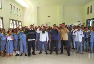 Koops Habema TNI Gandeng LMA Prov.PBD Gelar Wasbang Kepada Murid SMA YPK Bethel