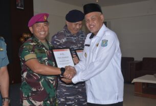 Sambut HUT Ke-58 Kabupaten Sorong, Wadan Pasmar 3 Hadiri Aksi Sosial Donor Darah