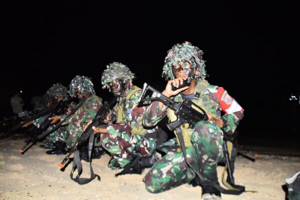 Latihan Raid Amfibi, Prajurit Petarung Pasmar 3 Kuasai Pantai Morotai