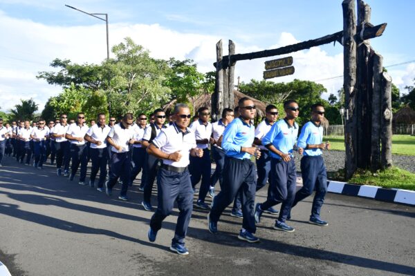 Danpasmar 3 Laksanakan Lari Gembira Bersama Prajurit Denmako Pasmar 3