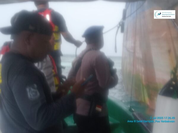 Kapal Velocity Kandas di Perairan Pulau Wai, Sat Polairud Polres Raja Ampat Lakukan Penyelidikan