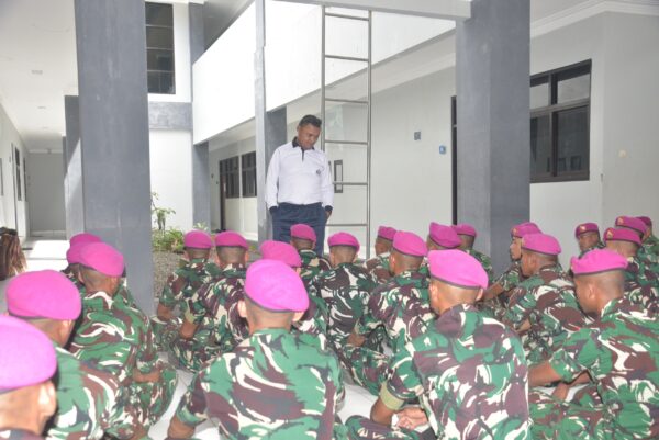 Bangun Generasi Tangguh, Asintel Danpasmar 3 Bekali Prajurit Muda Pasmar 3