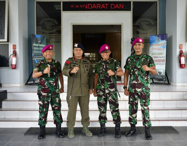 Harmoni TNI–Polri, Komandan Pasmar 3 Sambut Kunjungan Danmen II Pas Brimob