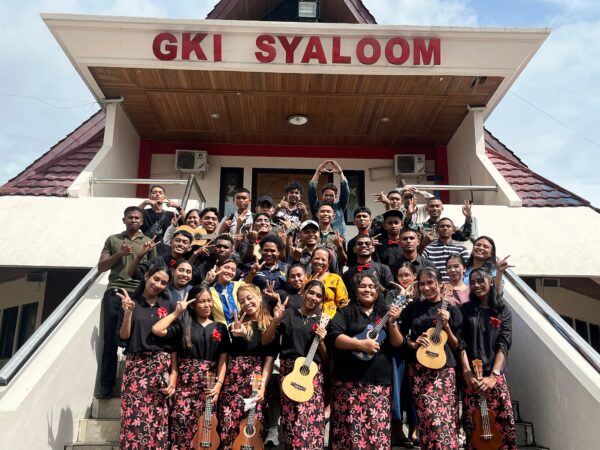 Petik Harmoni Iman, Prajurit Muda Pasmar 3 Bersinar di Lomba Ukulele Pelayanan Firman