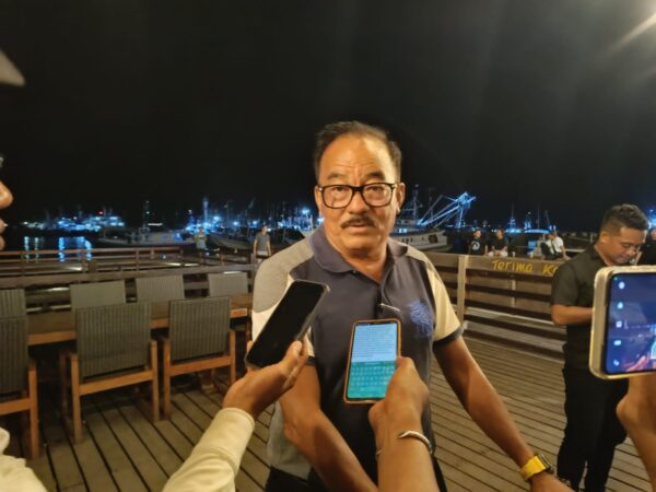 Anggota DPR-RI Robert Yoppy Kardinal Desak Imigrasi Sorong Deportasi WNA DN yang Diduga Langgar Aturan Keimigrasian