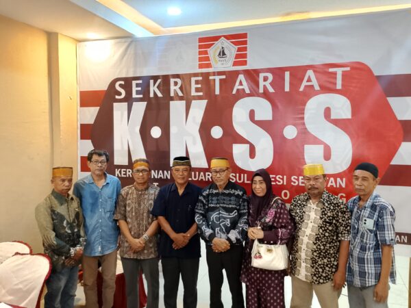 Drs.Hj.Muslimin Zainuddin Secara Resmi Mendaftar Sebagai Balon Kandidat Ketua KKSS Kota Sorong 2025 – 2030