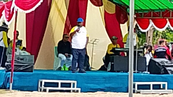 Gubernur Papua Barat Daya Hadiri Reuni Akbar Perayaan HUT SMA 413/1 Sorong di Pantai Panorama