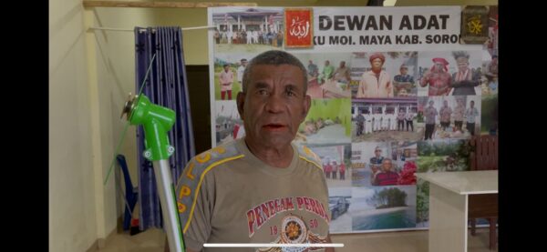 Tingkatkan Ketahanan Pangan, Kepala Suku Moi Maya Terima Bantuan Usaha Garap Ladang dari Presiden