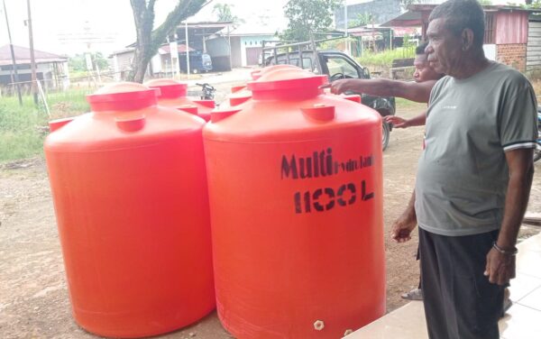 Dukung Akses Air Bersih, Presiden Prabowo Salurkan Bantuan Fasum untuk Masyarakat Salawati Selatan