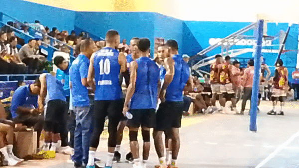 Pertandingan Sengit di GOR Pancasila! Kompas Manokwari Amankan Posisi Tiga Polda Cup Pertama