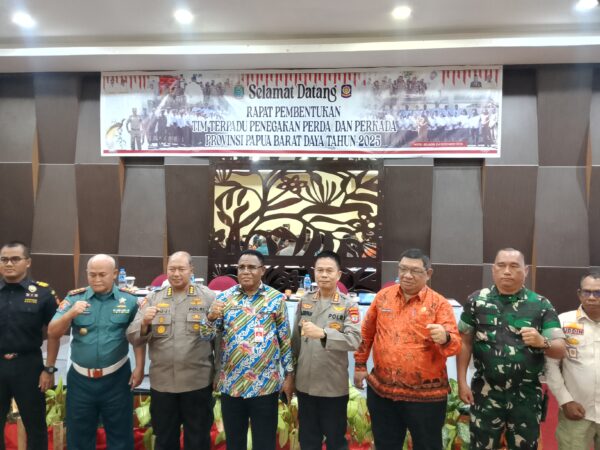 Sekda Papua Barat Daya Buka Rapat Pembentukan Tim Terpadu Penegakan Perda dan Perkada 2025