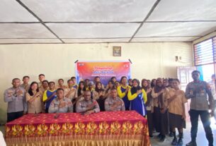 Direktorat Binmas Polda Papua Barat Daya Berikan Penyuluhan Narkoba kepada Ratusan Pelajar SMA Negeri 2 Sorong