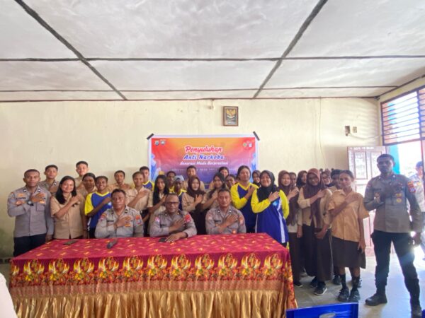 Direktorat Binmas Polda Papua Barat Daya Berikan Penyuluhan Narkoba kepada Ratusan Pelajar SMA Negeri 2 Sorong