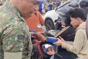 Jajaran Kogartap II/Bdg Berbagi Takjil untuk Pengguna Jalan di Bogor