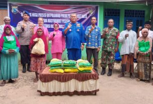 Ditpolairud Polda Papua Barat Daya Gelar Sambang Nusa Presisi, Bagikan 100 Paket Sembako untuk Warga Pesisir