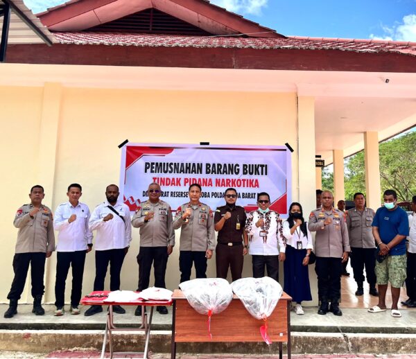 Polda Papua Barat Daya Musnahkan Barang Bukti Narkotika Jenis Ganja