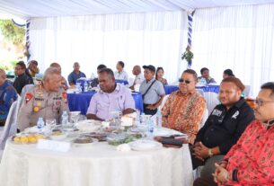Aksi Makan Sumbang di Gereja Maranatha Sorong Pererat Kebersamaan dan Dukung Pembangunan Rumah Ibadah
