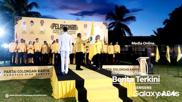 Ketua DPD Partai Golkar Papua Matius Fakhiri Lantik Pengurus Golkar Biak Numfor, Markus Mansnembra Resmi Nahkodai Partai