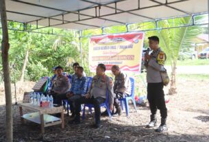 Sambut Hari Bhayangkara ke-80, Polresta Sorong Kota Gelar Program Tokok Sagu Bersama Masyarakat Kokoda