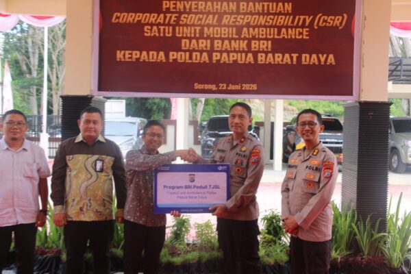 BRI Serahkan Bantuan CSR Mobil Ambulans kepada Polda Papua Barat Daya