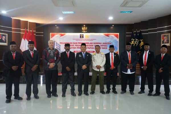 Tujuh PPNS Satpol PP Papua Barat Daya Resmi Dilantik, Perkuat Penegakan Perda