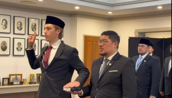 Luke Anthony Vickery Resmi Jadi WNI, Menkum Targetkan Bantu Indonesia Menuju Piala Dunia 2030