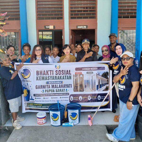 Peringati HUT, Garnita Malahayati Papua Barat Rehab Fasilitas Sanitasi SMTK Lahai Roi Manokwari