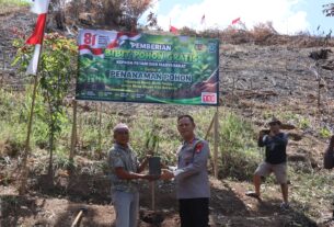 Polresta Sorong Kota Bagikan 100 Bibit Pohon Gratis, Dorong Penghijauan dan Ketahanan Pangan Warga