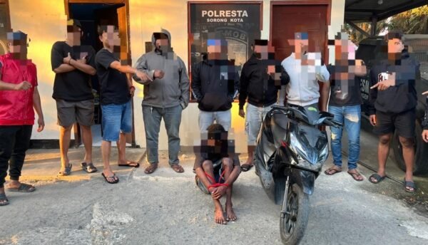 Dicegat, Ditendang hingga Dikejar Pakai Sangkur, Pelaku Curas di Ahmad Yani Sorong Ditangkap Team Mangewang
