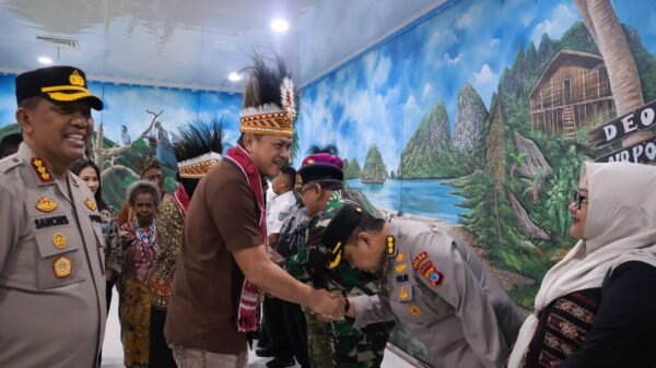 Brigjen Pol. Hengki Haryadi Tiba di Sorong, Disambut Wakapolda dan Forkopimda