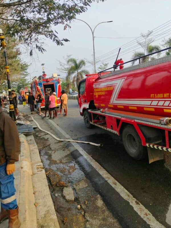 Kebakaran Lapak Warga di KM 13 Sorong, Pertamina EP Bergerak Cepat—Pemda Diminta Perkuat Pengawasan Kawasan Rawan