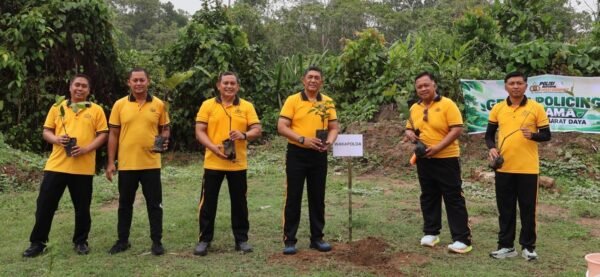 Green Policing Polda Papua Barat Daya: Wakapolda Ajak Personel Jaga Kelestarian Lingkungan