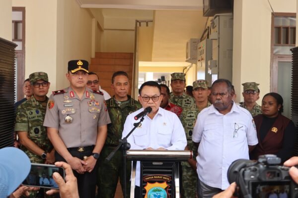 Menko Polkam Dudung Abdurachman di Sorong: Penanganan Gangguan Keamanan Papua Tak Cukup dengan Penindakan, Pendekatan Kemanusiaan Harus Diutamakan